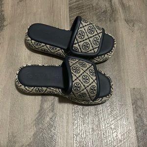 Blue comfy platform sandals